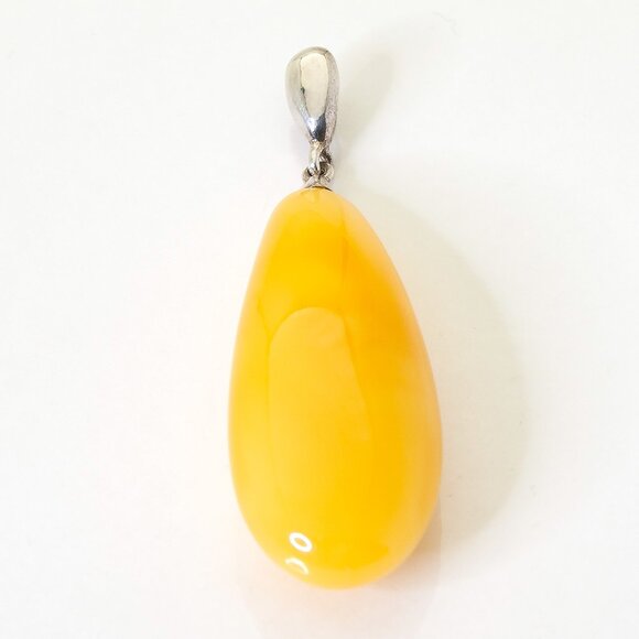 100% Real Genuine Butter Amber, Royal Amber With Silver Bail - Picture 1 of 8